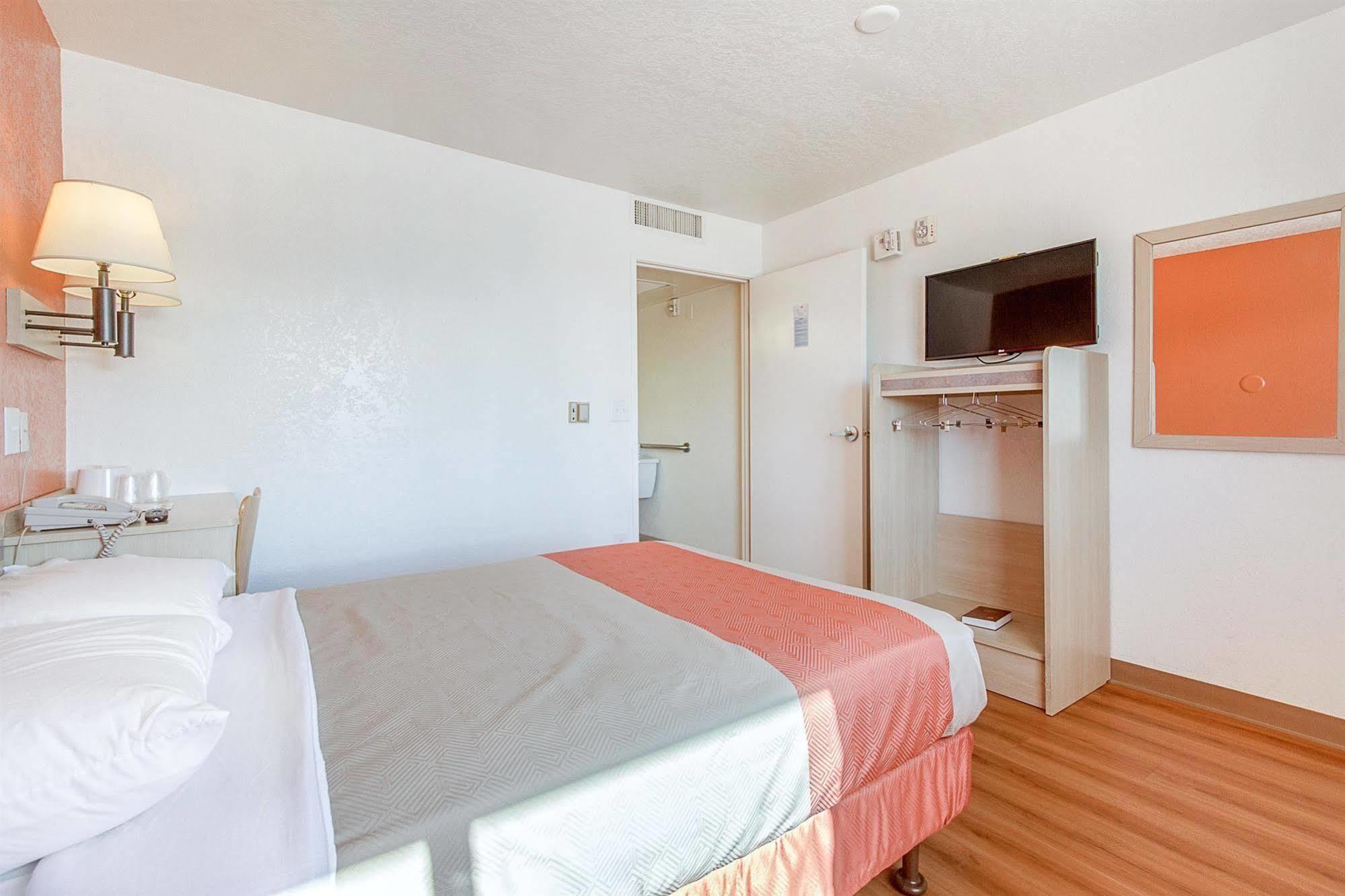 Motel 6-Phoenix, Az - North Bell Road Экстерьер фото
