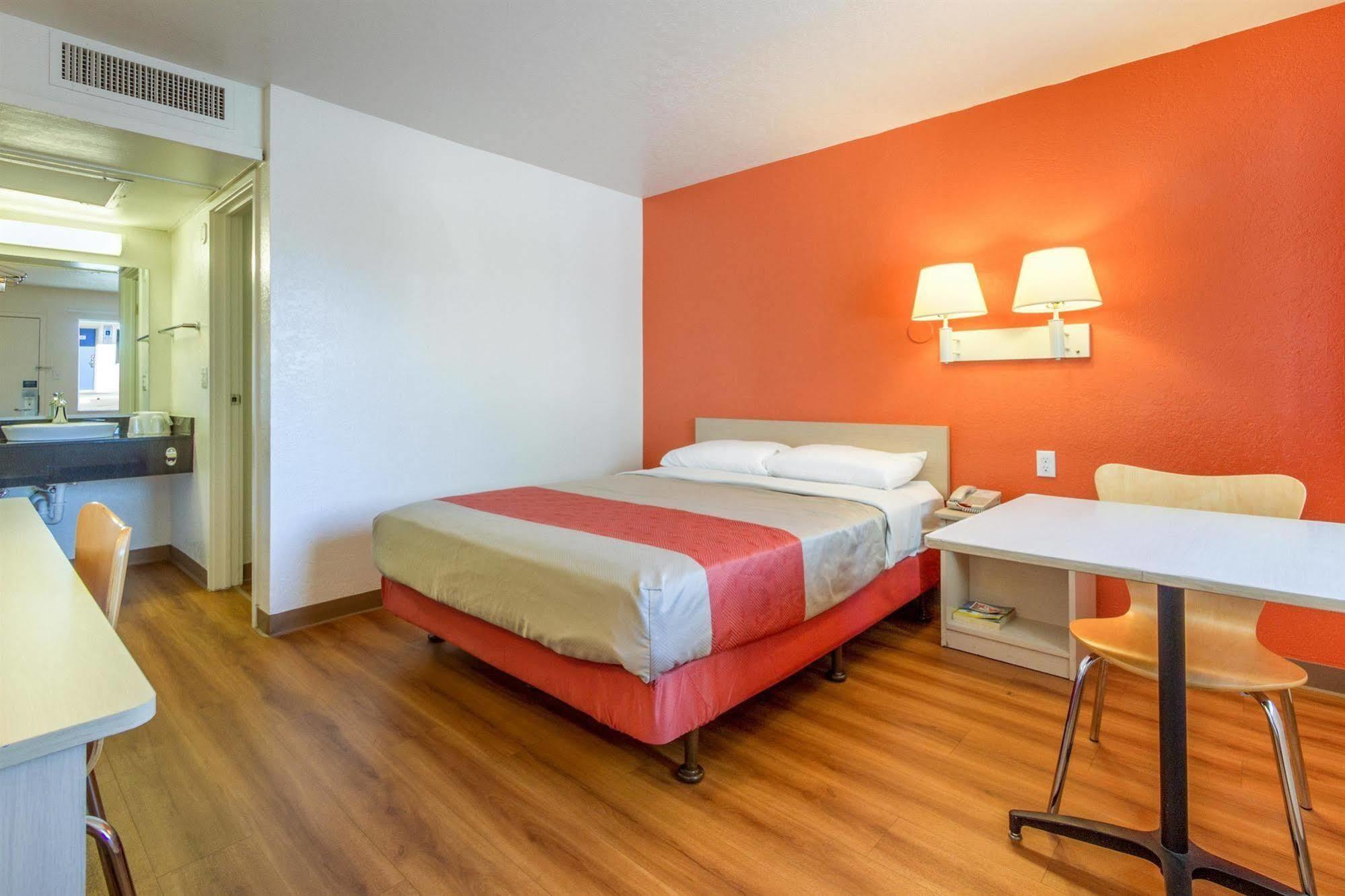 Motel 6-Phoenix, Az - North Bell Road Экстерьер фото